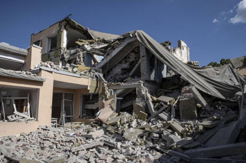 Războiul din Ucraina: Cinci persoane au murit, în urma atacurilor aeriene din Donețk