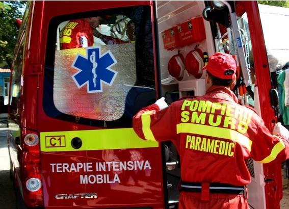Patru răniți, printre care și un bebeluș, într-un accident în Dâmbovița