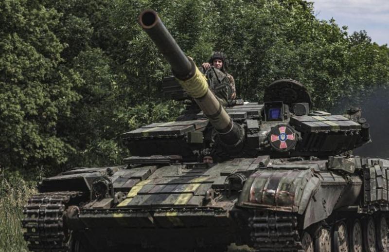 Tancurile ucrainene avansează în sud, spre Herson