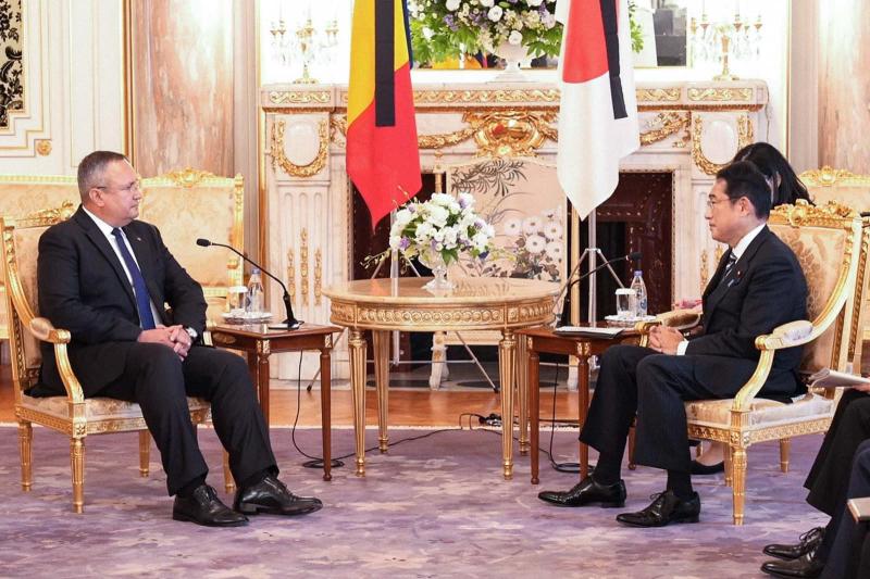 Nicolae Ciuca stand de vorba cu premierul Japoniei